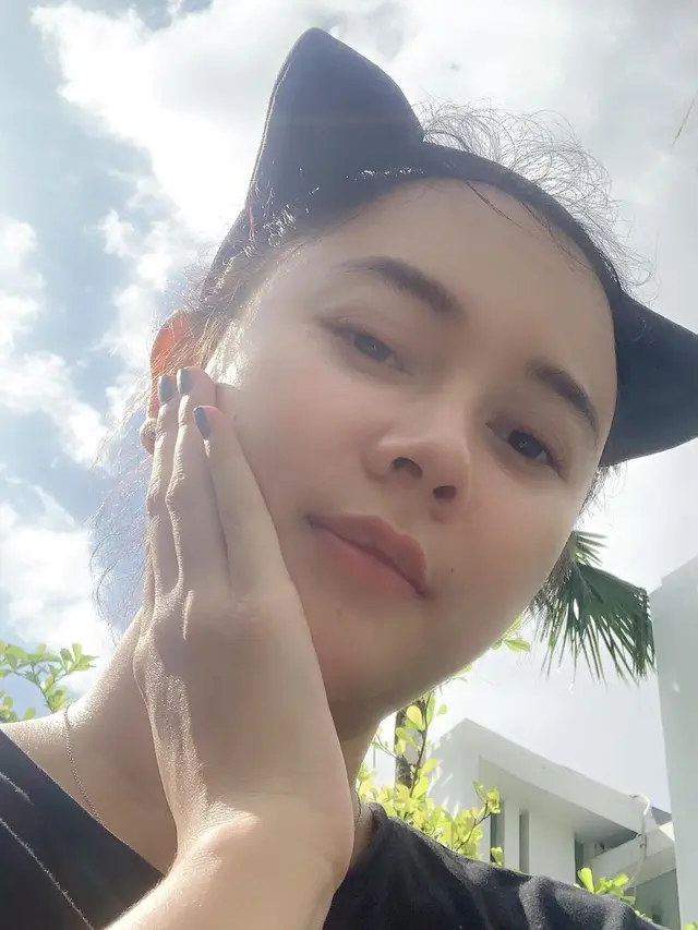 6 Potret Terbaru Aura Kasih, Akui Berat Badan Naik 5 Kg dalam Sebulan