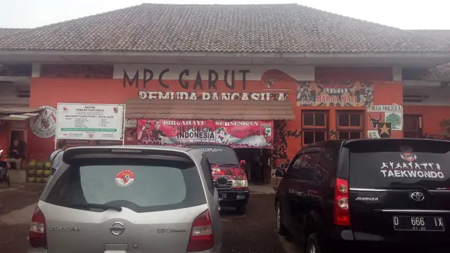 Selama Kantor Stasiun Kerata APi Garut Kota tidak berfungsi, berubah menjadi kantor MPC Pemuda Pancasila