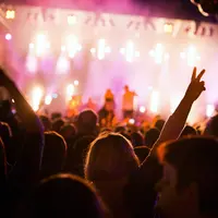 Ilustrasi Konser. (Copyright Freepik/bedneyimages)