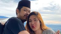 Tretan Muslim dan istri, Rinda Rizqi Veani Permatasari. (Dok. IST)