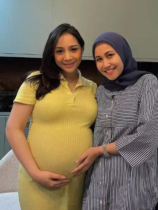 Diterpa Isu Perselingkuhan, Ini 6 Potret Kedekatan Nagita Slavina dan Mimi Bayuh