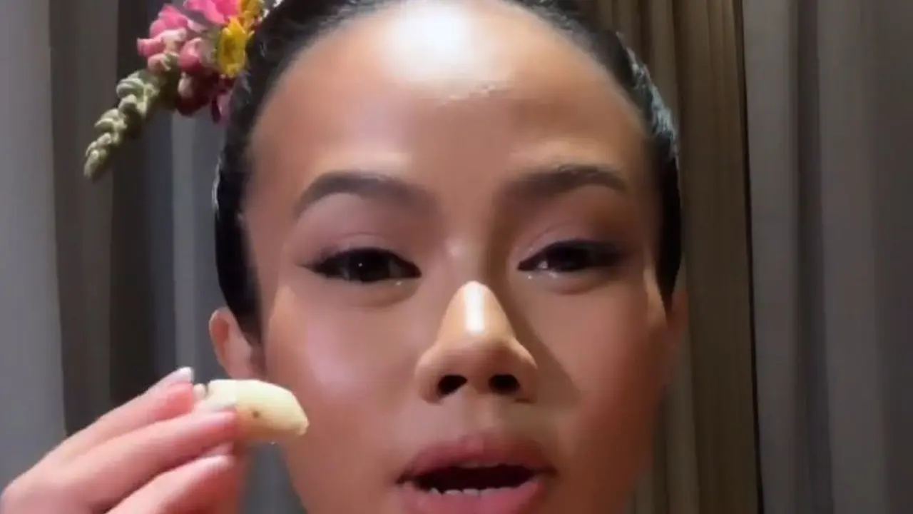 Unik! Yura Yunita Hobi Makan Kencur Sebelum Manggung. (Sumber ig: @yurayunita)
