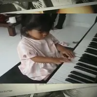 Video Kenagan Angeline Main Piano di Usia 3 Tahun