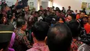 Wakil Presiden Jusuf Kalla menyampaikan keterangan saat meninjau pemberian bantuan Program Simpanan Keluarga Sejahtera (PSKS) di Kantor Pos Rawamangun, Jakarta, Rabu (19/11/2014). (Liputan6.com/Johan Tallo)