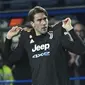 Penyerang Juventus, Dusan Vlahovic berselebrasi usai mencetak gol ke gawang Empoli pada pertandingan lanjutan Liga Serie A Italia di stadion Carlo-Castellani di Empoli, Minggu (27/2/2022). Vlahovic mencetak dua gol dan mengantar Juventus menang atas Empoli 3-2. (AFP/Alberto Pizzoli)