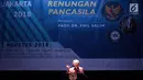 Ketua Dewan Pertimbangan Presiden periode 2010-2014, Emil Salim saat menyampaikan Renungan Pancasila di Teater Kecil TIM, Jakarta, Selasa (7/8). Renungan Pancasila merupakan tema STA Memorial Lecture pada 2018. (Liputan6.com/Helmi Fithriansyah)