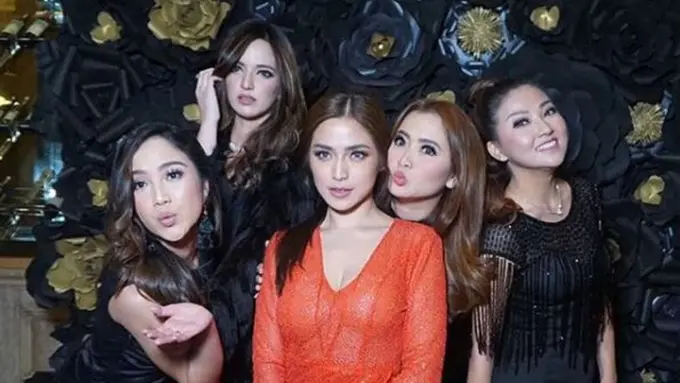 [Bintang] Nia Ramadhani