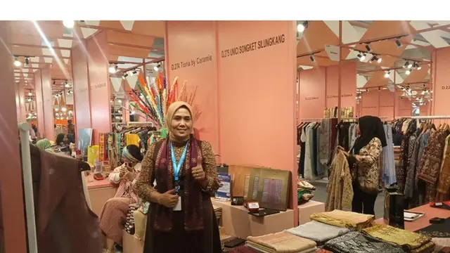 Kembangkan Produk Warisan Budaya, UMKM Unici Songket Silungkang Tembus Pasar Internasional Didukung BRI