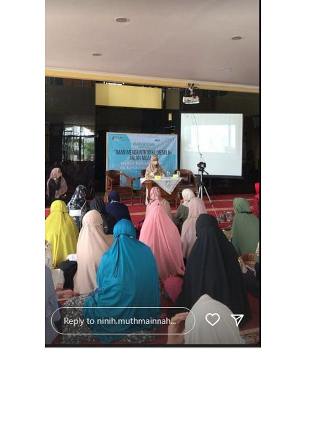 Aktif Berdakwah, Ini 7 Potret Terbaru Teh Ninih Mantan Istri Aa Gym yang Jarang Tersorot