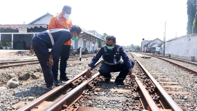 Daop 8 Surabaya Pantau 16 Titik Rawan Jalur Kereta Api di Musim Hujan