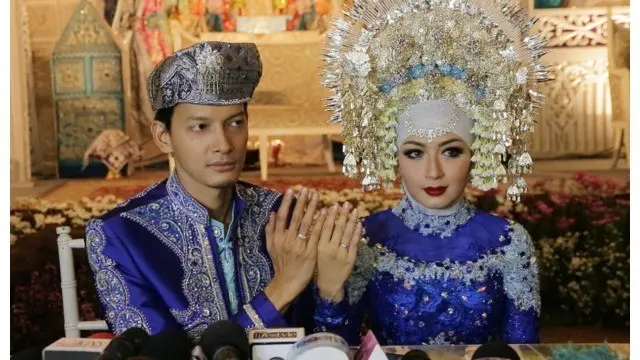 Ini Pengusaha Cantik yang Jadi Istri Fedi Nuril