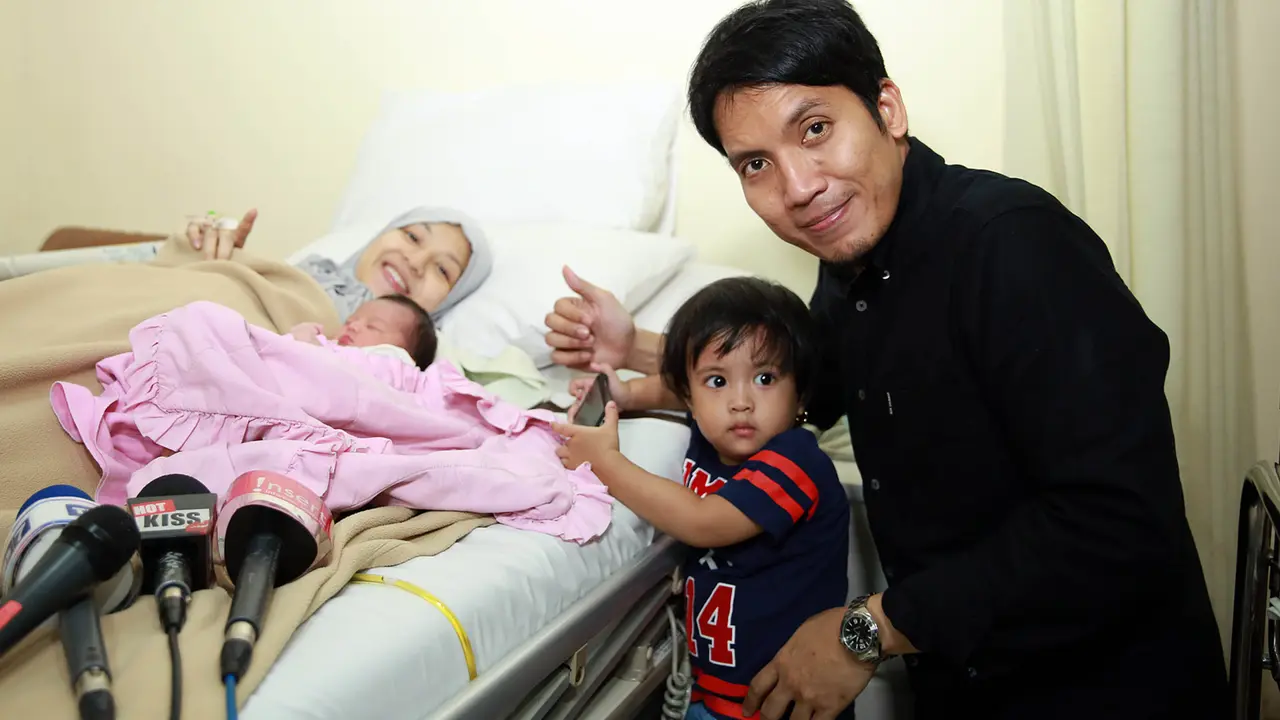 [Bintang] Natasha Rizky dan Desta