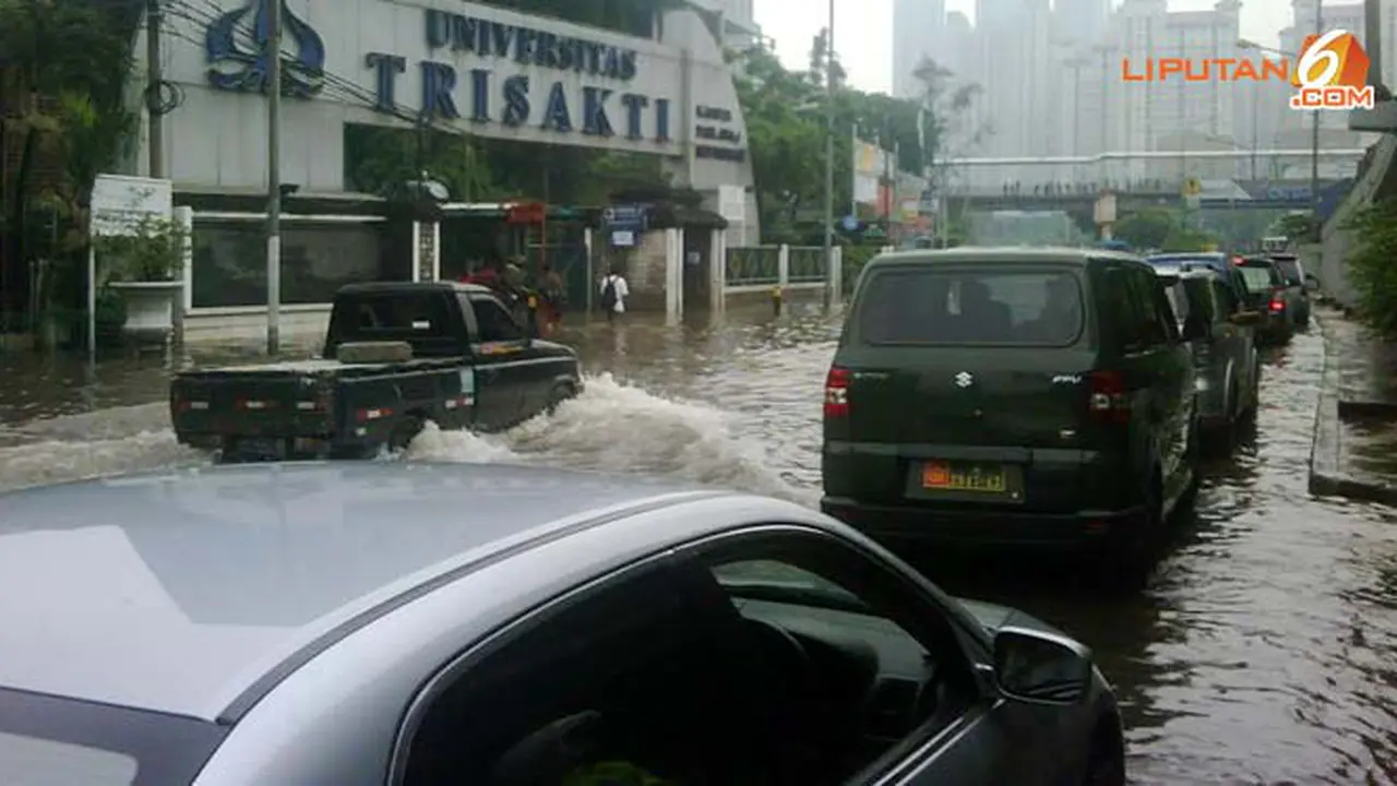 macet-banjir-trisakti-140205b.jpg