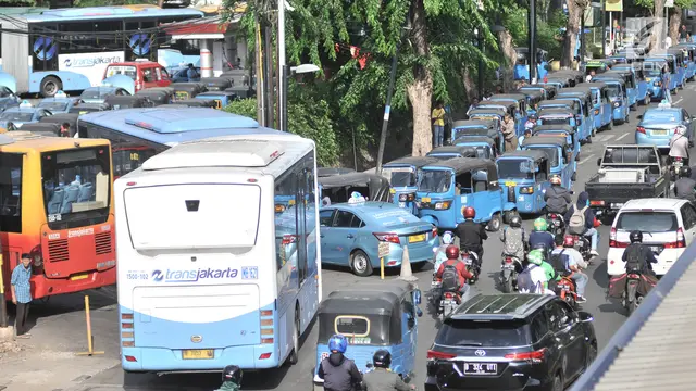 Antrean Panjang Akibat Minimnya SPBG
