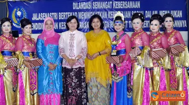 Citizen6, Surabaya: Ketua Umum Jalasenastri TNI AL mengatakan  dengan dilaksanakan lomba Tari Nusantara ini bertujuan untuk mengenal beragam budaya daerah melalui seni tari. (Pengirim: Budi Abdillah) 