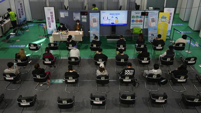 FOTO: Korea Selatan Capai Target Vaksinasi 70 Persen Penduduk