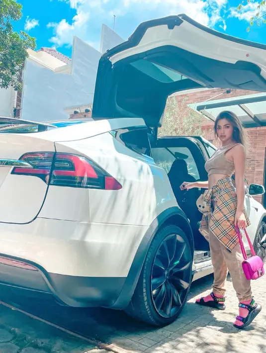 Jessica Iskandar (Instagram/inijedar)