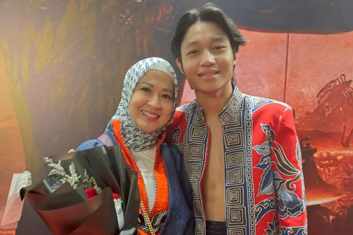 Potret Okie Agustina di Gala Premiere Film Siksa Neraka, Dukung Kiesha Alvaro