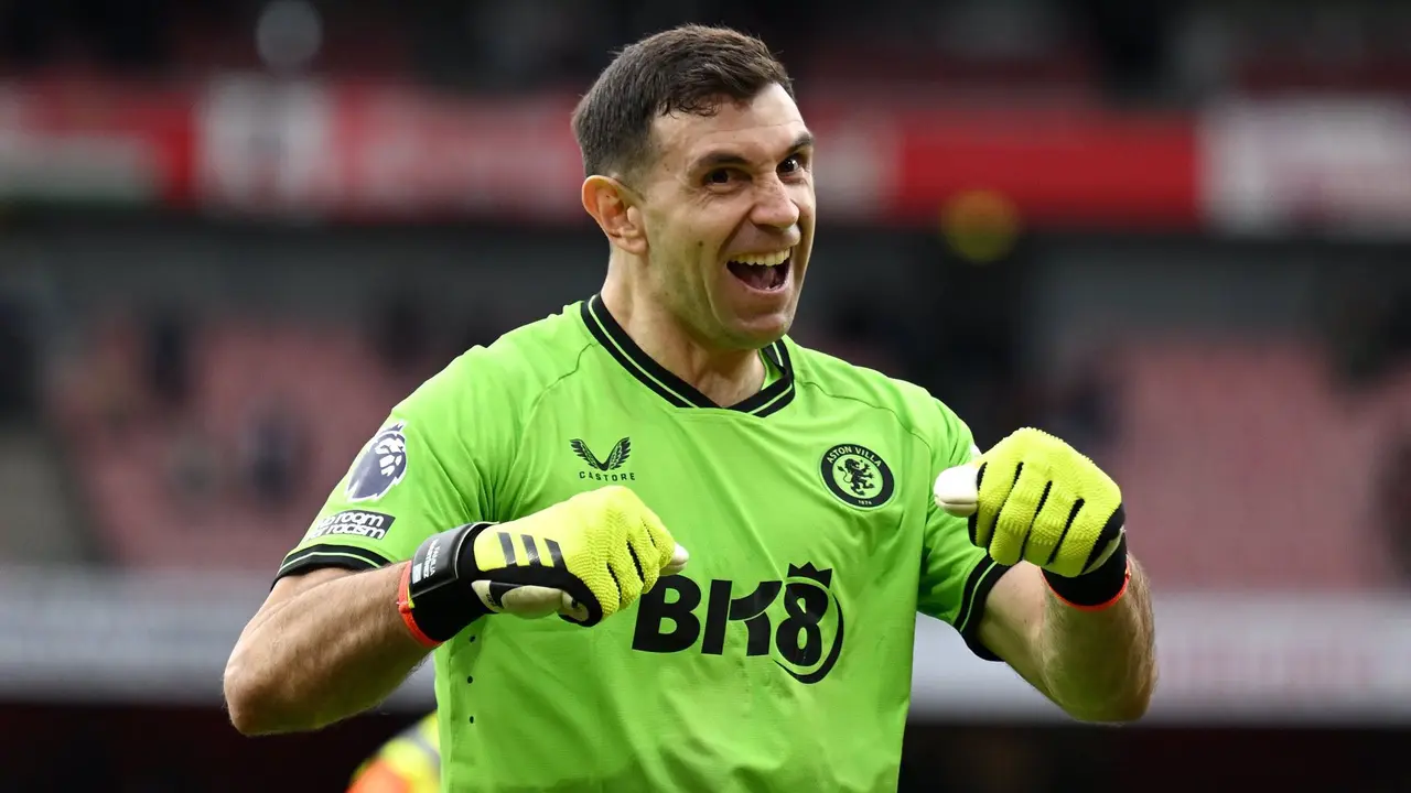 Emi Martinez Is Getting Closer to Manchester United? Here Are the Full Details