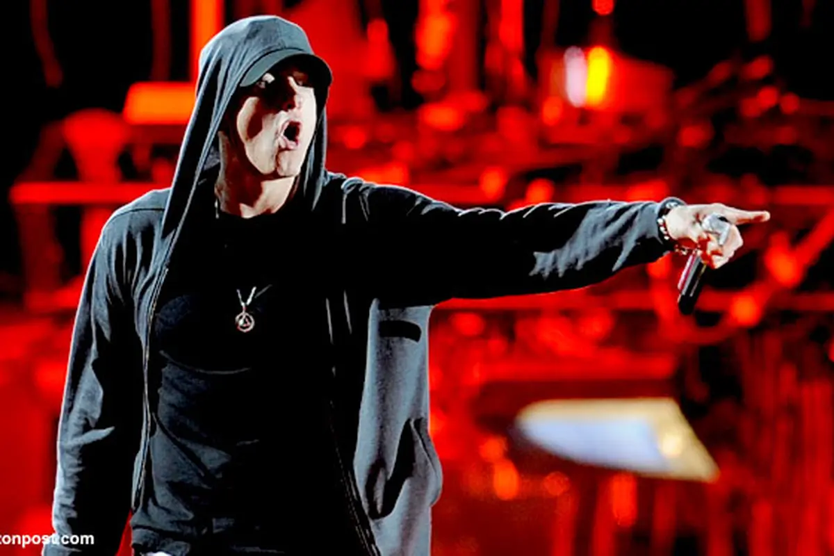 eminem-130819b.jpg