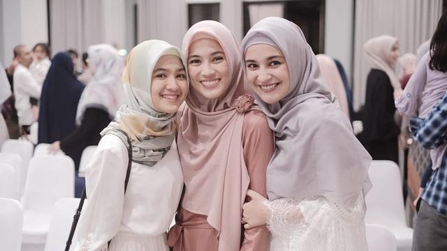 7 Pesona Cut Syifa saat Tampil Berhijab, Curi Perhatian