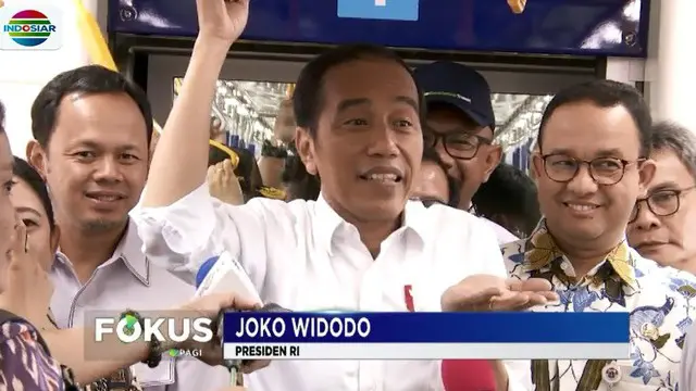 Aksi Jokowi Bersama Menteri dan Kepala Daerah Jajal MRT Jakarta
