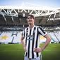 Dusan Vlahovic resmi menjadi pemain baru Juventus. (Dok. Juventus)