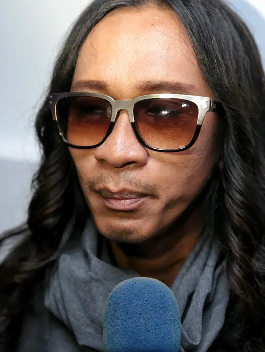 Pemeran film Get Married itu tidak akan menggelar resepsi mewah. Sambil bercanda, ia berharap ada sponsor yang membiayainya. Mengingat biaya pernikahan yang tidak murah. (Adrian Putra/Bintang.com)