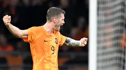 Striker Wout Weghorst yang membawa Belanda ke Jerman setelah mencetak satu-satunya gol. (Wout Weghorst)