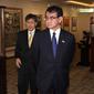 Menteri Luar Negeri Jepang Taro Kono didampingi Sekjen ASEAN, Lim Jock Hoi melihat-lihat Gedung Sekretariat ASEAN dalam kunjungannya di Jakarta, Selasa (26/6). Pertemuan ini menandai hubungan Jepang dan ASEAN yang ke-45. (Liputan6.com/Angga Yuniar)
