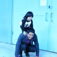 Tidak mudah kembali akur dengan mantan, entah mantan suami istri atau juga mantan kekasih. Hal itu tidak berlaku bagi pemeran Dwi Andhika. Ia masih menjalin hubungan baik dengan mantan kekasihnya, Irma Dharmawangsa. (Adrian Putra/Bintang.com)