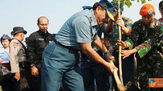 Citizen6, Bogor: kegiatan persiapan pencanangan penanaman pohon oleh Presiden RI di areal ini, pada 28 November 2011  dan peresmian markas Pusat Misi Pemeliharaan Perdamaian  (PMPP) TNI, pada Desember 2011. (Pengirim: Badarudin Bakri)