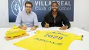 Willy Kambwala yang baru dipromosikan ke tim senior Manchester United dari tim akademi pada tengah musim 2023/2024 akhirnya dilepas ke Villarreal pada awal musim 2024/2025. Biaya sebesar 10 juta euro dikeluarkan Villarreal untuk mendapatkan bek tengah Prancis berusia 19 tahun tersebut. (villarrealcf.es)