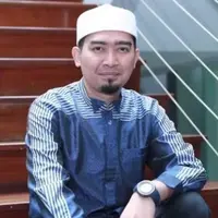 Ustad Solmed menjelaskan mengapa orang berpuasa tidak boleh makan terlalu kenyang. 