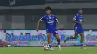 Bintang Muda Persib Nazriel Alfaro Buka-bukaan Harapannya pada 2026: Main Lebih Sering di BRI Super League