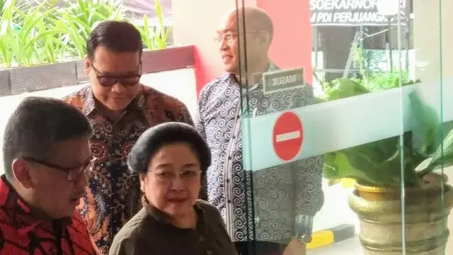 Ketua Umum PDIP Megawati Soekarnoputri memimpin rapat pembahasan Caleg 2019