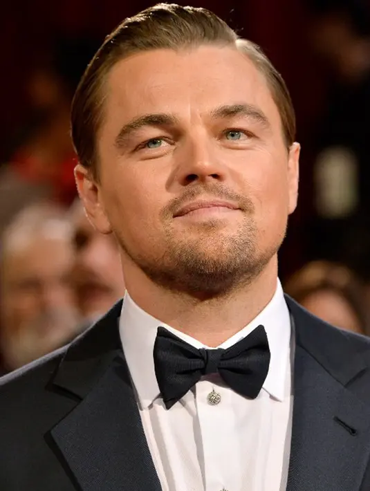 Bella dan Leo baru saja putus cinta belum lama ini, jadi bukan hal yang aneh jika keduanya memiliki kedekatan yang spesial. Namun sayangnya, publik tak bisa berharap banyak, meskipun Leo terus berusaha mendekati Bella. (AFP/Bintang.com)