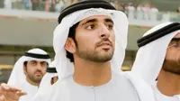 Modis dengan Kondura, Busana Lazim Para Pria Arab