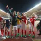 Pemain AS Monaco melakukan selebrasi usai berhasil menaklukkan Borussia Dortmund pada laga  leg kedua babak perempat final yang berlangsung di Stade Louis II, Rabu (19/4/2017). Skor berakhir untuk kemenangan AS Monaco 3-1. (AFP/Valery Hache)