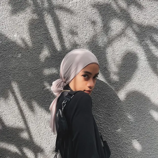 Potret 6 Artis Indonesia saat Pakai Turban, Putri Anne Curi Perhatian