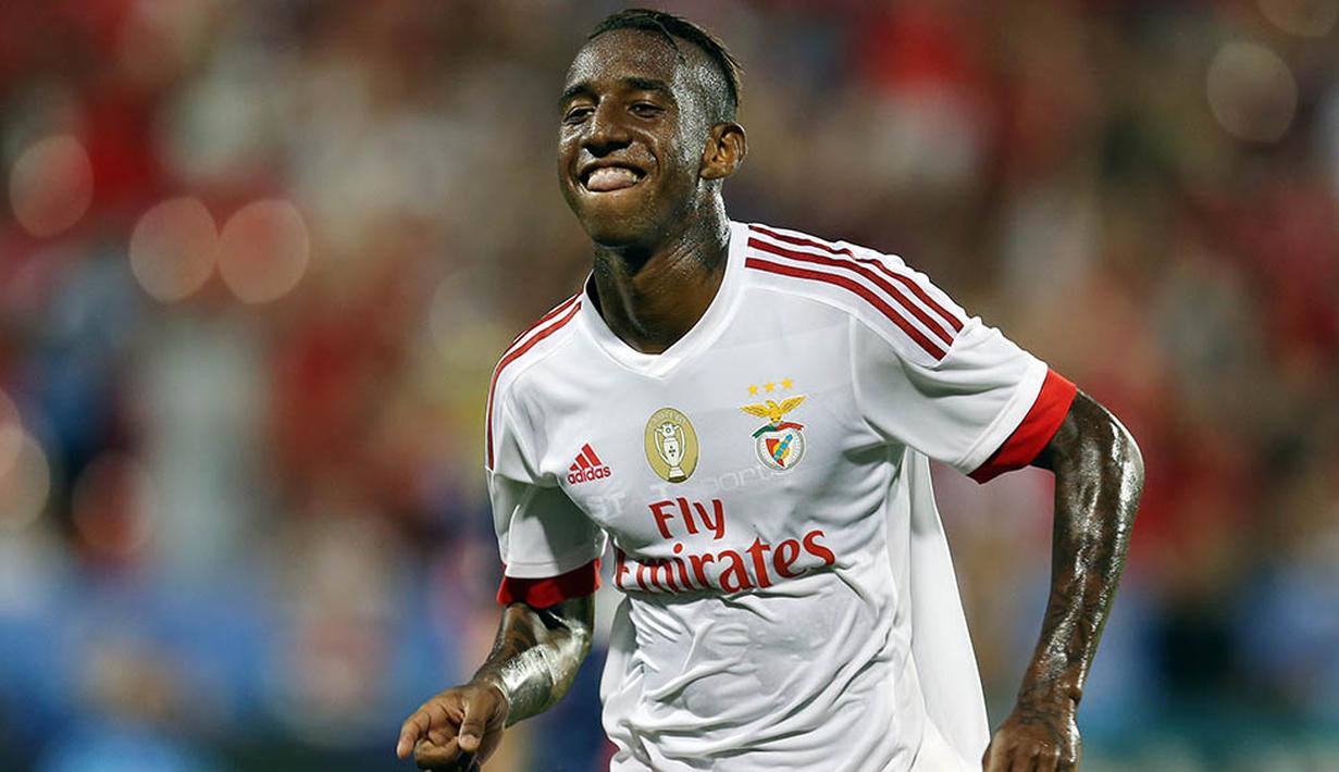 4. Anderson Talisca (Benfica), gelandang serang asal Brasil ini kerap dianggap sebagai the next Yaya Toure. Masih berusia 22 tahun pemain kidal ini memiliki daya kreativitas yang tinggi. (AFP/Vaughn Ridley)