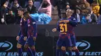 Penyerang Barcelona, Antoine Griezmann (kanan) merayakan gol yang dicetaknya ke gawang UD Ibiza pada pertandingan babak 32 besar Copa del Rey 2019-2020 di Estadi Municipal de Can Misses, Rabu (21/1/2020). Barcelona harus bersusah payah untuk mengalahkan Klub Segunda B UD Ibiza 2-1. (JAIME REINA/AFP)