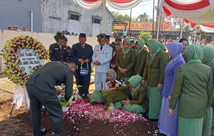 Prosesi pemakaman Kopda Anumerta Farizal Rhomadhon di Taman Makam Pahlawan Giripeni Kulon Progo digelar secara militer. (Liputan6.com/ Dok Ist)