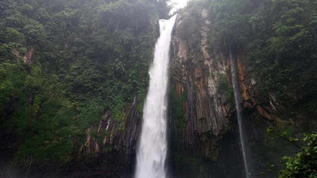 Air terjun Tri Muara Karang di Bengkulu