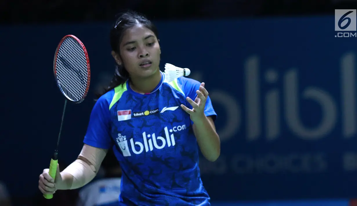 Tunggal putri Indonesia, Gregoria Mariska Tunjung saat melawan pebulu tangkis Thailand, Ratchanok Intanon pada 16 besar Indonesia Open 2018 di Istora GBK, Jakarta, Kamis (5/7). Gregoria kalah 21-11, 17-21, 21-14. (Liputan6.com/Helmi Fithriansyah)