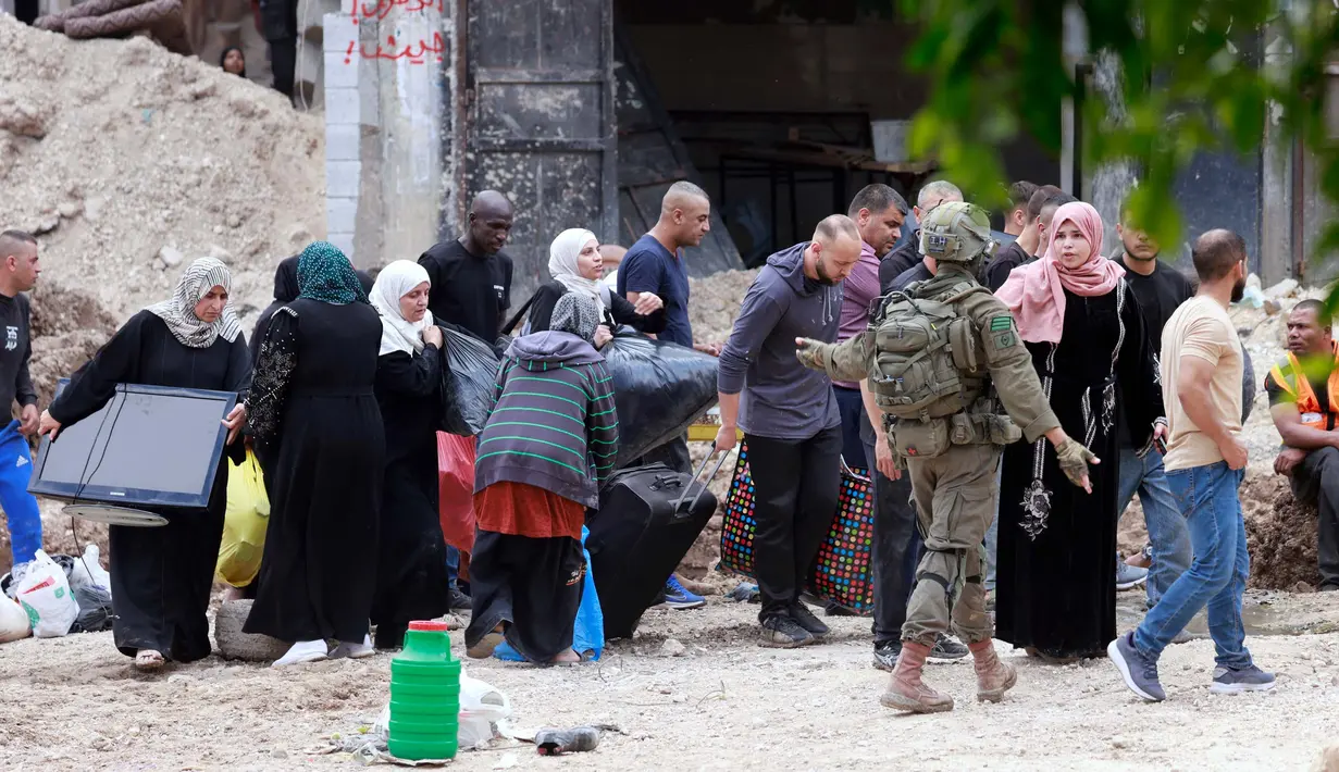 Sementara, 117.905 orang terluka sejak serangan Israel pertama kali memanas di Gaza pada 7 Oktober 2023 lalu dan jutaan lainnya harus mengungsi ke lokasi-lokasi penampungan. (Jaafar ASHTIYEH/AFP)