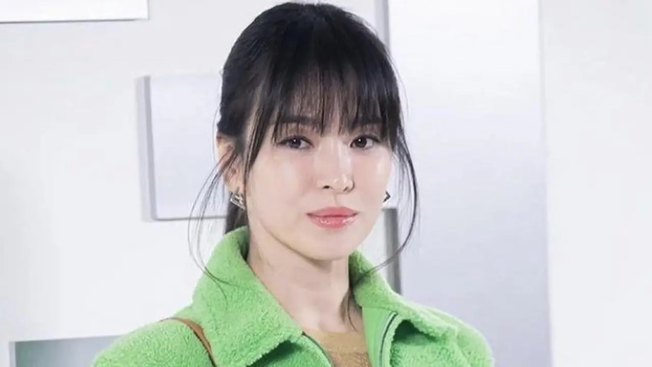 Tampilan Perdana Song Hye Kyo di Depan Publik Setelah Song Jong Ki Menikah