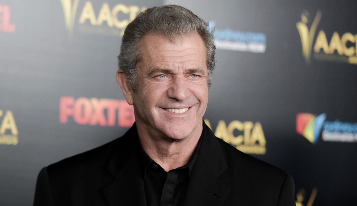 Aktor papan atas, Mel Gibson menggebrak dengan prestasinya di film Hacksaw Ridge. Namun kali ini, nama Mel tertera masuk ke dalam jajaran kategori sutradara terbaik Oscar kali ini.  (Photo by Richard Shotwell/Invision/AP)