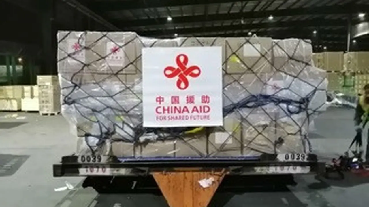 Bantuan alat medis dari China ke sejumlah negara terdampak, termasuk Indonesia.