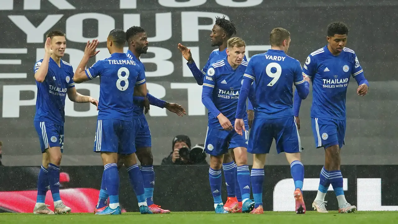 Leicester City Kalahkan Manchester United 2-1